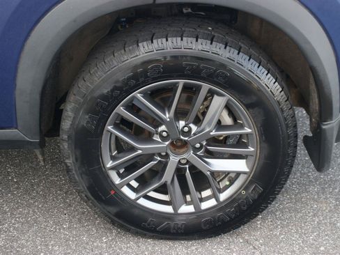 Used 2023 Nissan Rogue S AWD/4WD image 35