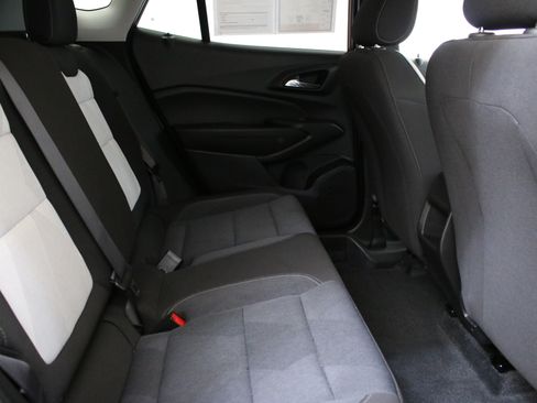 Used 2024 Chevrolet Trax LS FWD image 27