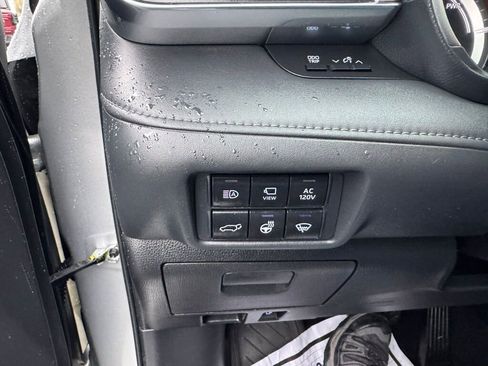 Used 2022 Toyota Highlander Platinum image 16