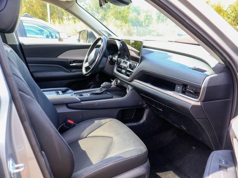 Used 2024 Toyota Grand Highlander AWD image 9