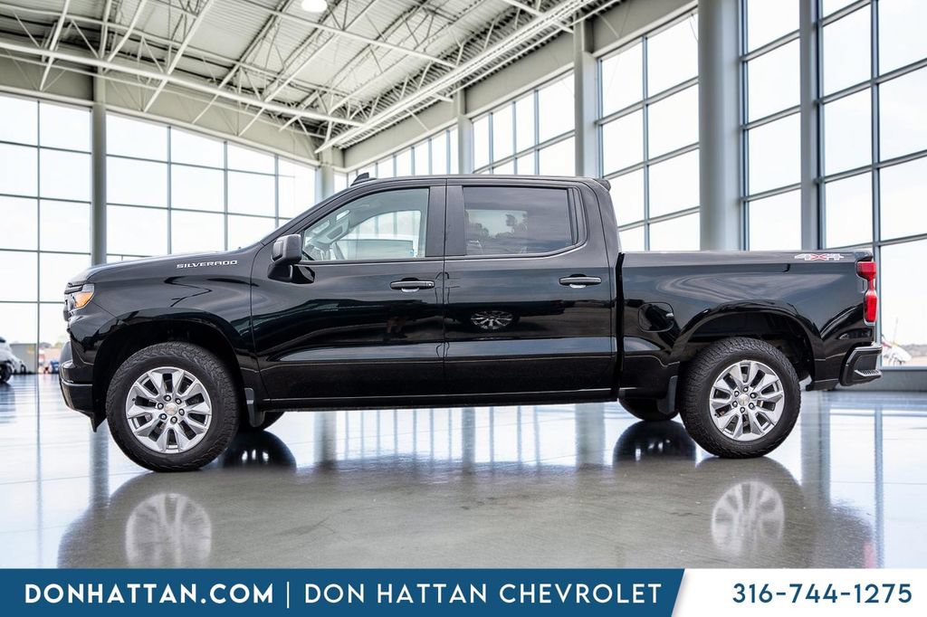 Used 2024 Chevrolet Silverado 1500 Custom AWD/4WD image 2