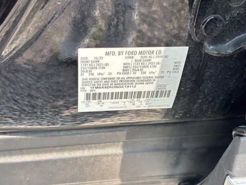 Used 2022 Ford Explorer XLT w/ Equipment Group 202A AWD/4WD image 26
