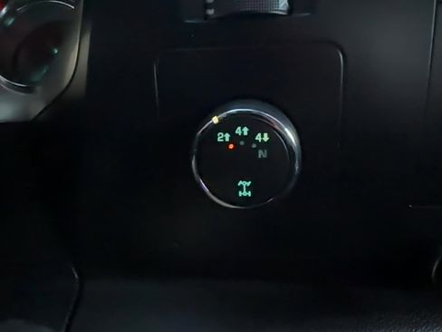 Used 2011 GMC Sierra 2500 SLE w/ SLE Preferred Package image 10