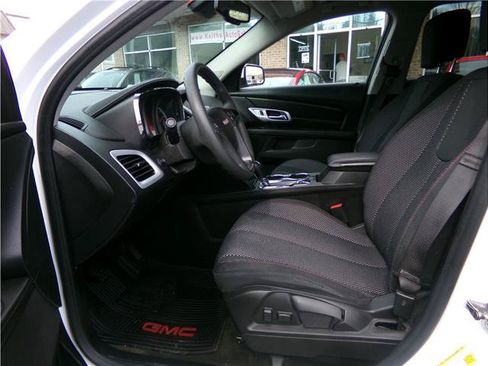 Used 2017 GMC Terrain SLE AWD/4WD image 29