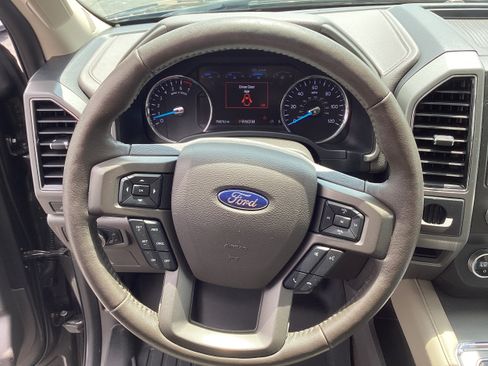 Used 2020 Ford Expedition XLT w/ Equipment Group 202A AWD/4WD image 18