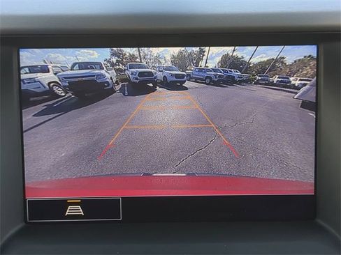 Used 2023 GMC Acadia SLT image 25