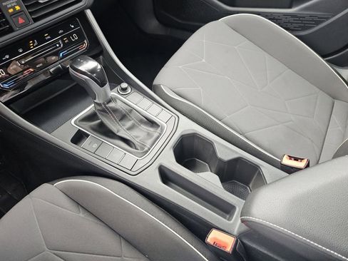 Used 2025 Volkswagen Jetta Sport FWD image 31