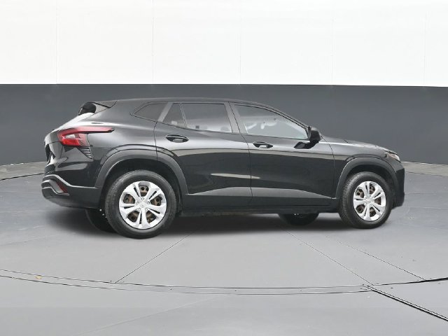 Used 2024 Chevrolet Trax LS FWD image 46