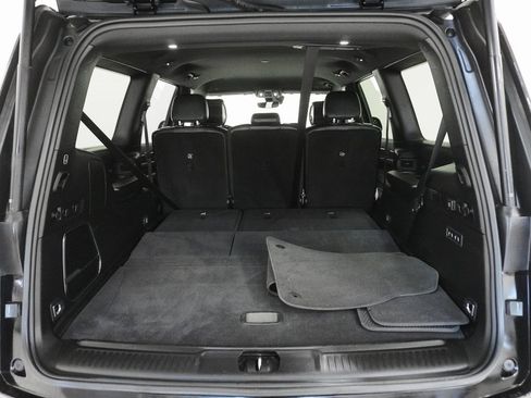 Used 2023 Jeep Wagoneer Series III w/ Preferred Equipment Group image 9