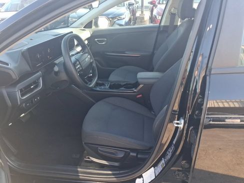 Used 2025 Kia K4 FWD image 4