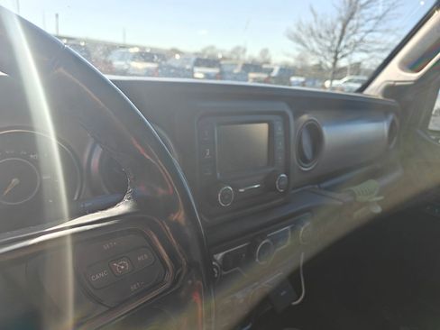 Used 2020 Jeep Gladiator Sport w/ Quick Order Package 24S image 5