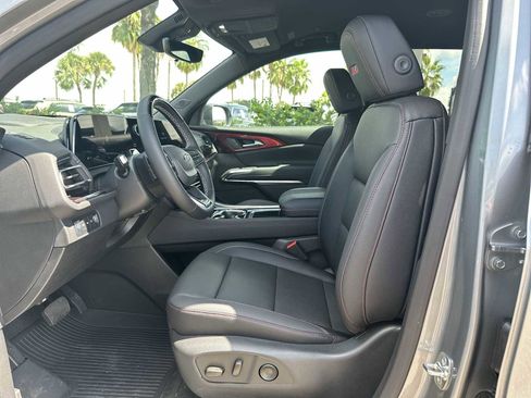 New 2026 Chevrolet Traverse Z71 w/ Enhanced Driving Package AWD/4WD image 15