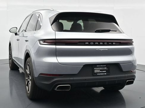 Certified 2025 Porsche Cayenne AWD/4WD image 6