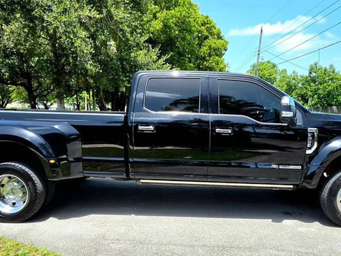 Used 2017 Ford F450 Platinum w/ Platinum Ultimate Package AWD/4WD image 11
