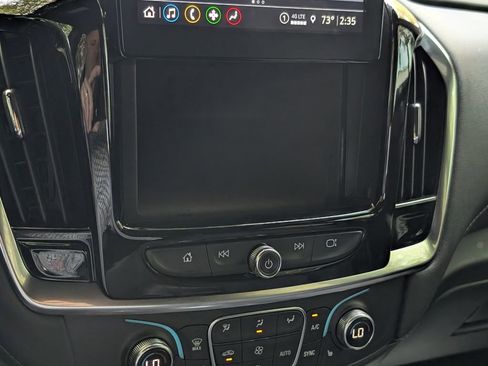 Used 2023 Chevrolet Traverse LT FWD image 36