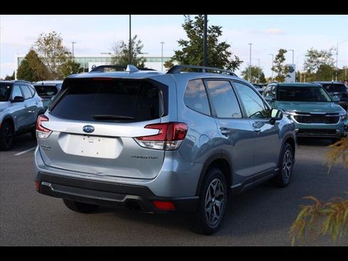 Used 2021 Subaru Forester Premium image 5