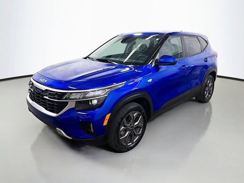 Used 2024 Kia Seltos LX AWD/4WD image 5