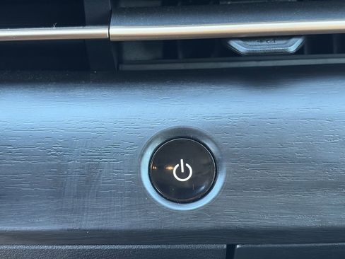 Certified 2023 Nissan Ariya FWD image 17