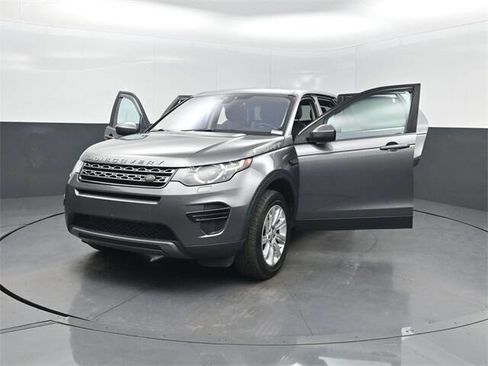 Used 2017 Land Rover Discovery Sport SE image 40