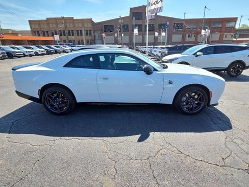 Used 2026 Dodge Charger Scat Pack w/ Blacktop Package AWD/4WD image 8