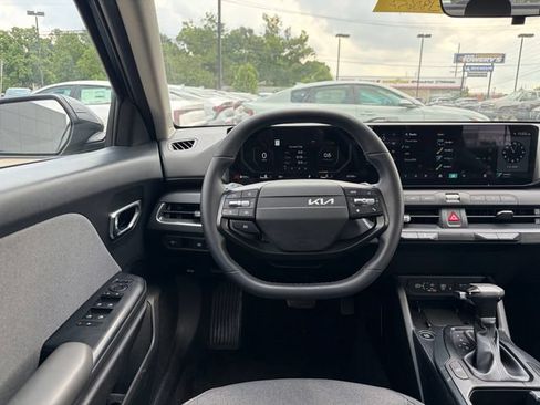Certified 2025 Kia K4 EX FWD image 4