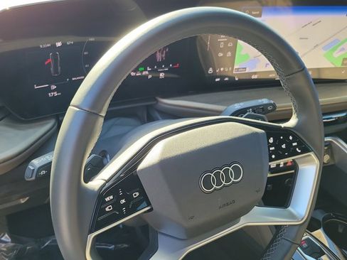 Certified 2025 Audi Q5 2.0T Premium w/ Convenience Package image 20