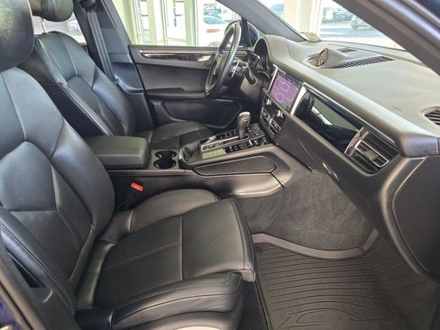 Used 2023 Porsche Macan image 44