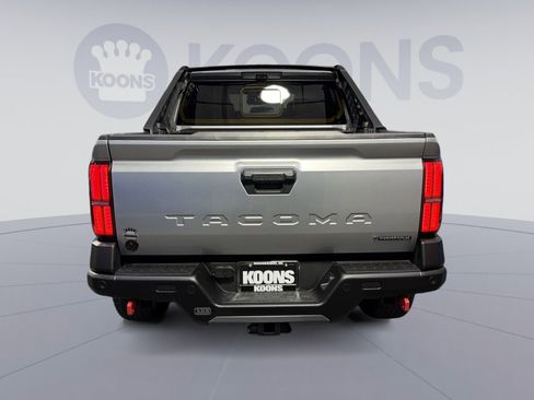 Used 2024 Toyota Tacoma Trailhunter image 5