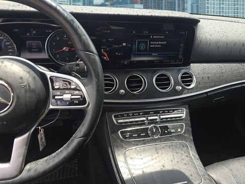 Used 2019 Mercedes-Benz E 300 image 5