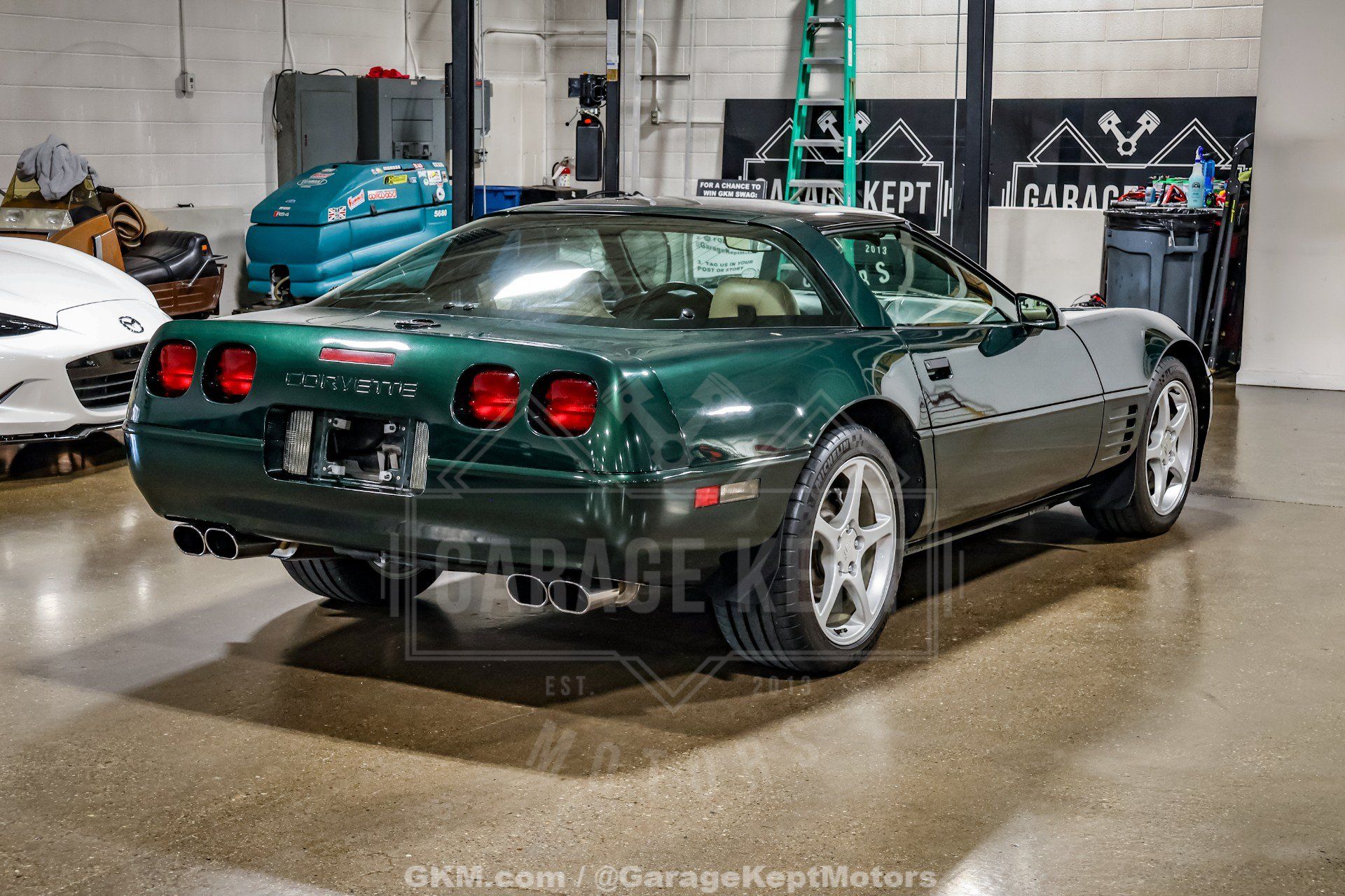 Used 1994 Chevrolet Corvette Coupe RWD image 8
