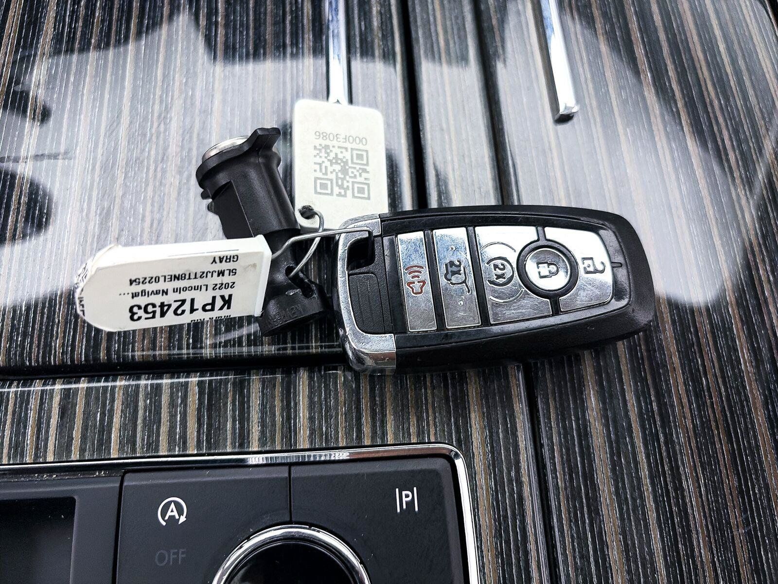 Used 2022 Lincoln Navigator Black Label AWD/4WD image 34