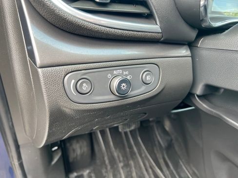 Used 2019 Buick Encore Essence FWD image 51