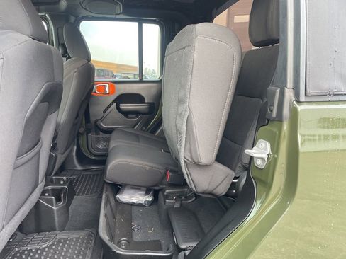 Used 2023 Jeep Gladiator Sport image 40