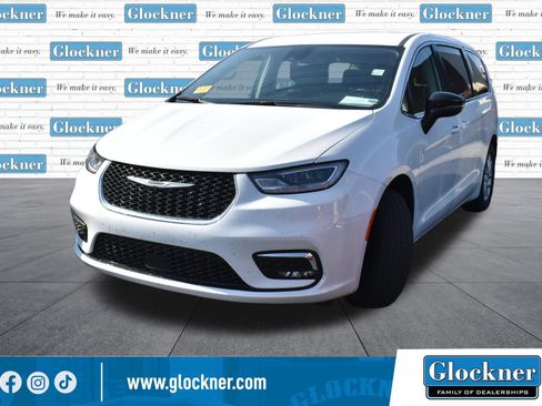 Used 2023 Chrysler Pacifica Touring-L FWD image 15