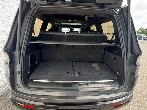 Used 2023 Jeep Grand Wagoneer Series III w/ Rear Seat Video Group 1 AWD/4WD image 4