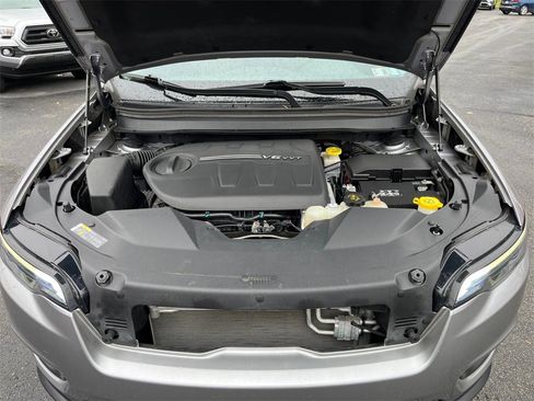 Used 2021 Jeep Cherokee Latitude Lux w/ Comfort/Convenience Group image 29