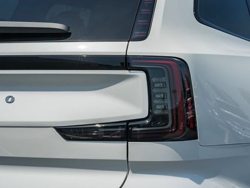 New 2026 Volvo EX90 Ultra AWD/4WD image 7