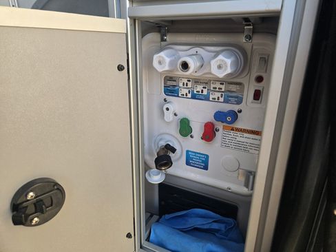 Used 2020 Mercedes-Benz Sprinter 2500 image 37