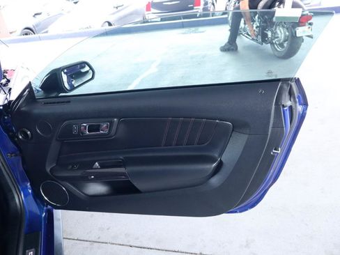 Used 2016 Ford Mustang Premium RWD image 38