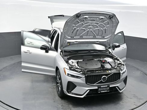 Used 2025 Volvo XC60 B5 Plus AWD/4WD image 39