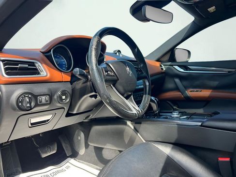 Used 2018 Maserati Ghibli RWD image 10
