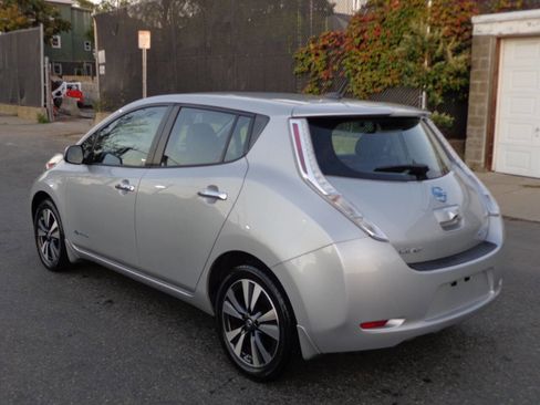 Used 2017 Nissan Leaf SL w/ Protection Package image 4