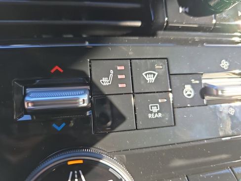 New 2026 Nissan Armada SL w/ Captain's Chari Seat Package image 31