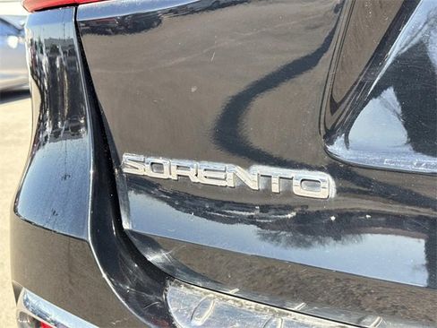 Used 2019 Kia Sorento SX image 5