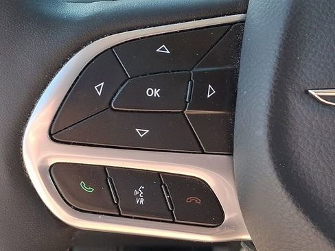 Used 2023 Chrysler 300 Touring L w/ Popular Equipment Group image 21