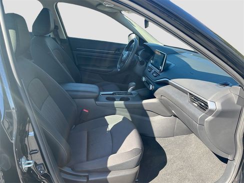 Used 2025 Nissan Altima 2.5 S image 24