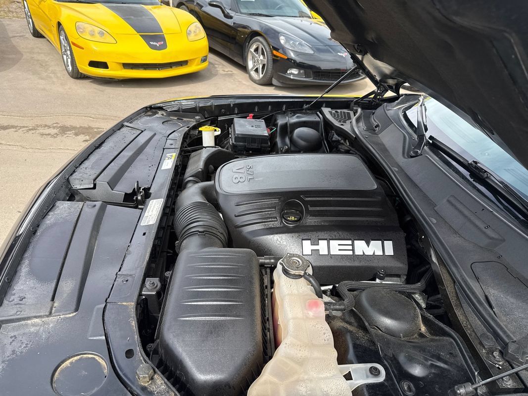 Used 2013 Dodge Challenger R/T RWD image 13