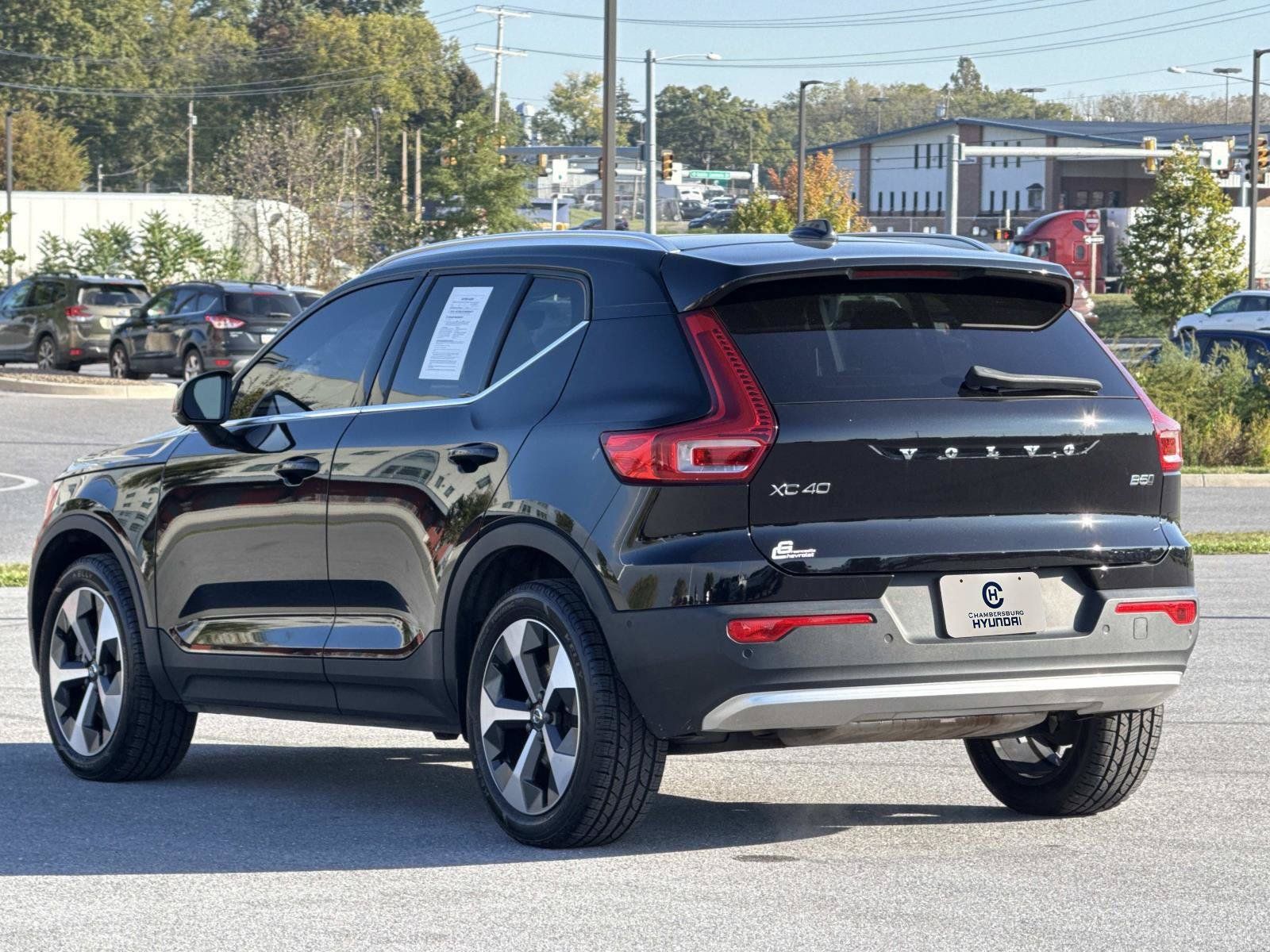 Used 2024 Volvo XC40 B5 Plus AWD/4WD image 27