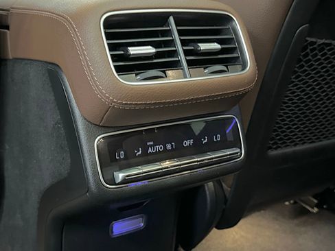 Certified 2025 Mercedes-Benz GLS 450 4MATIC image 37