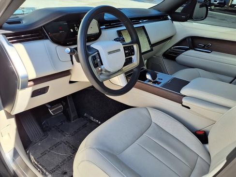 Used 2025 Land Rover Range Rover Long Wheelbase SE AWD/4WD image 18